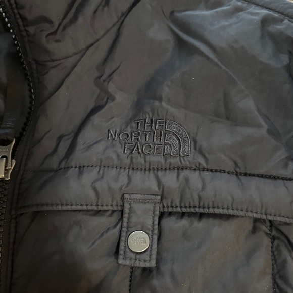 The North Face Boy’s Black Puffer Jacket - Picture 3 of 4